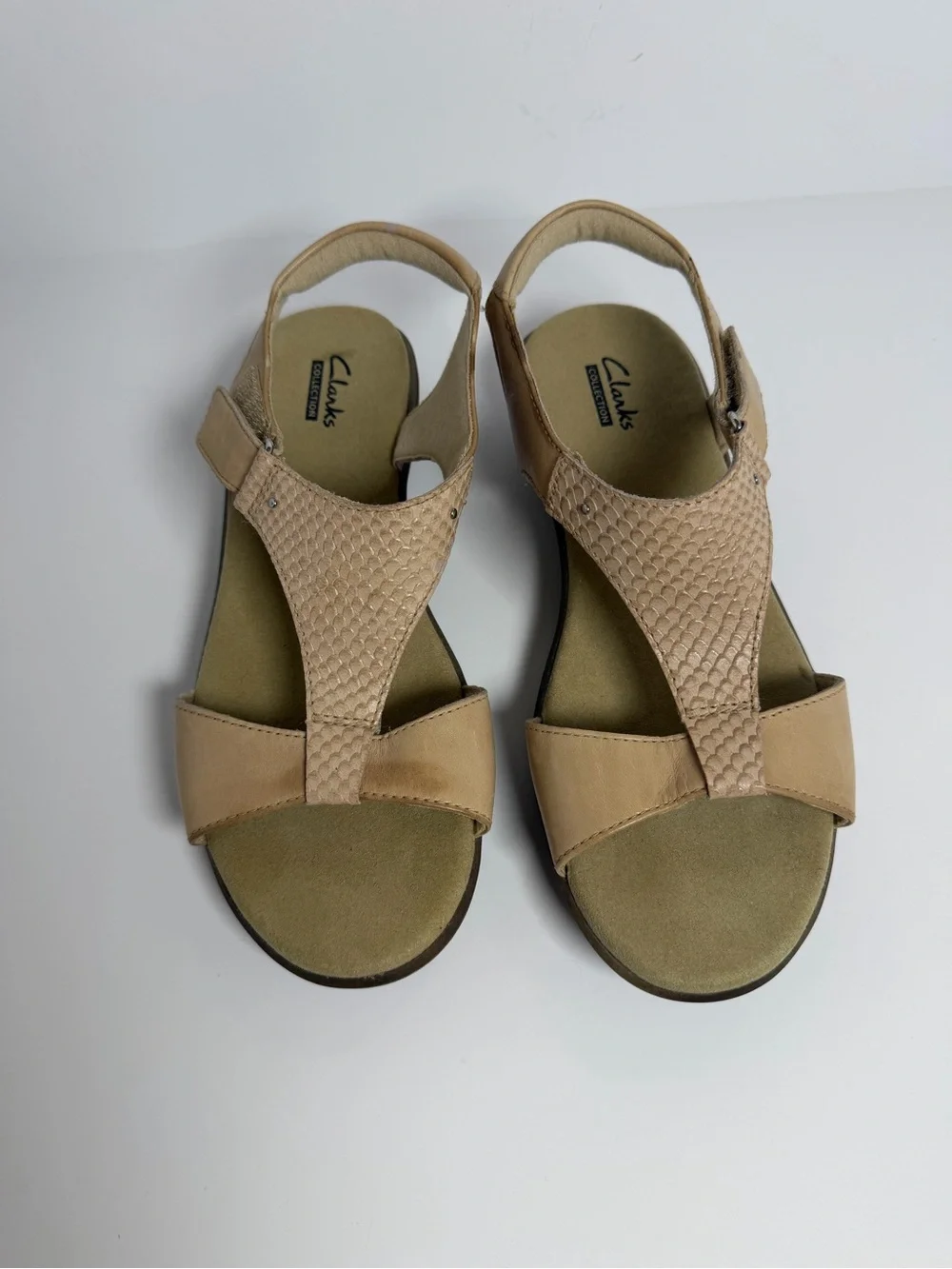 Clarks Collection Roza Pine T-Strap Wedge Sandals Beige Nude Tan Women's 7.5 - Picture 1 of 7